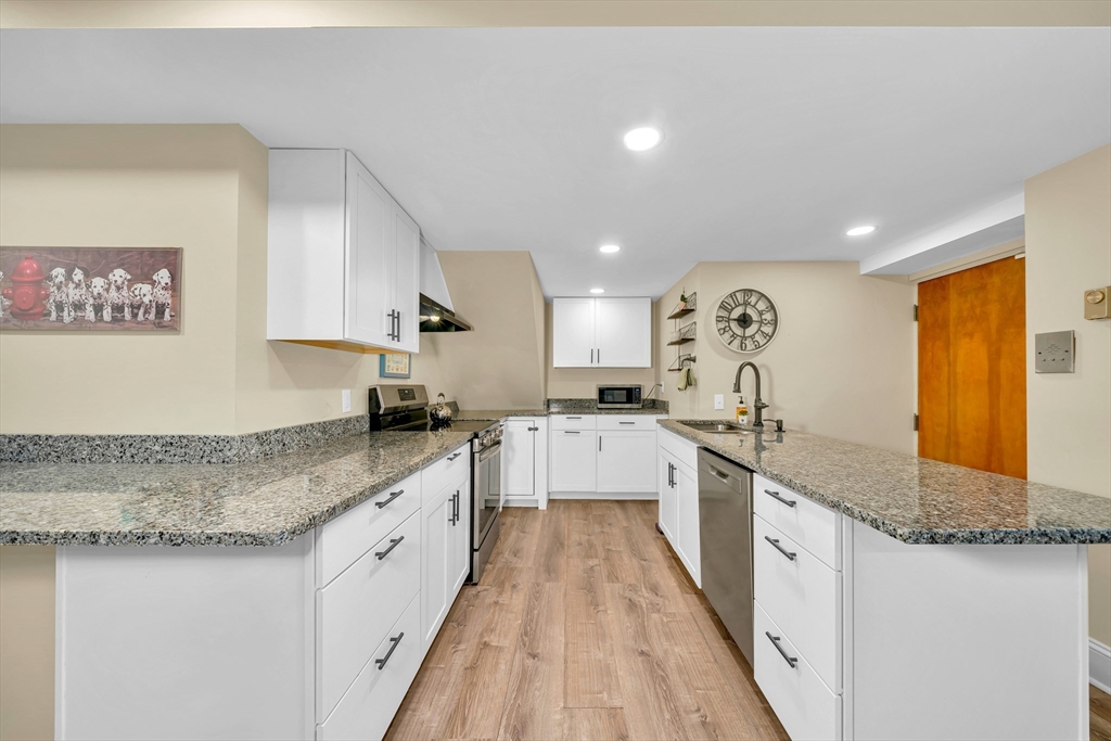 1401 Great Pond Road, Unit 3 North Andover, MA 01845 - Photo 3 of 41