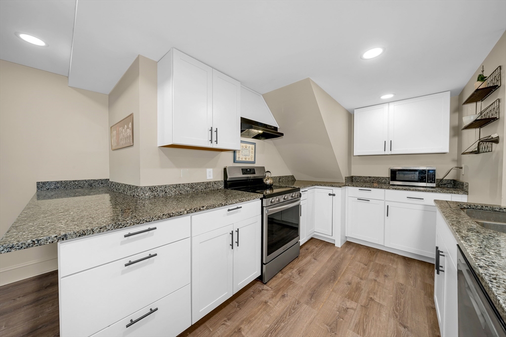 1401 Great Pond Road, Unit 3 North Andover, MA 01845 - Photo 5 of 41