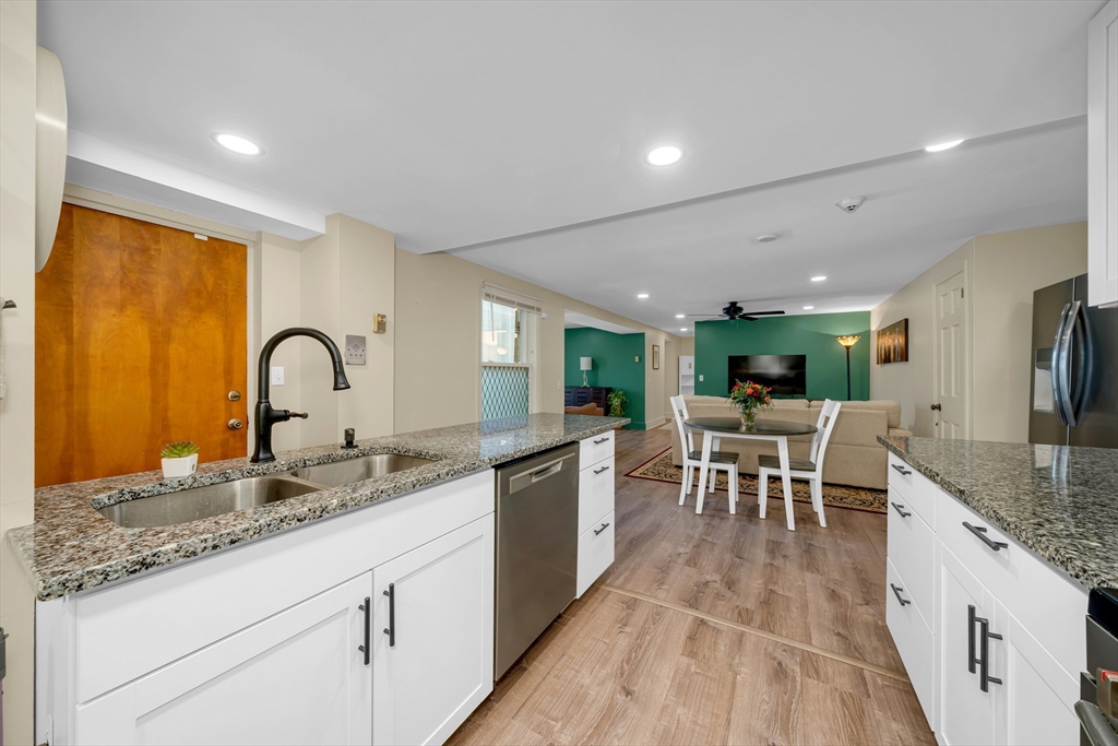 1401 Great Pond Road, Unit 3 North Andover, MA 01845 - Photo 6 of 41