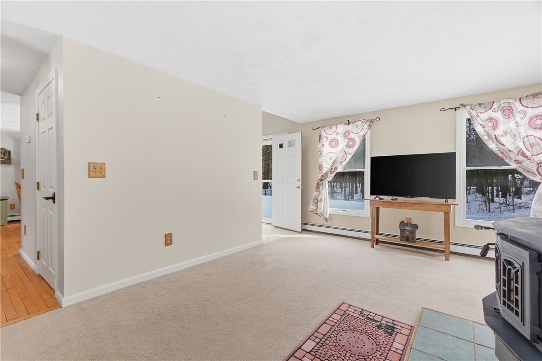 37 Anan Wade Road Glocester, RI 02857 - Photo 15 of 35