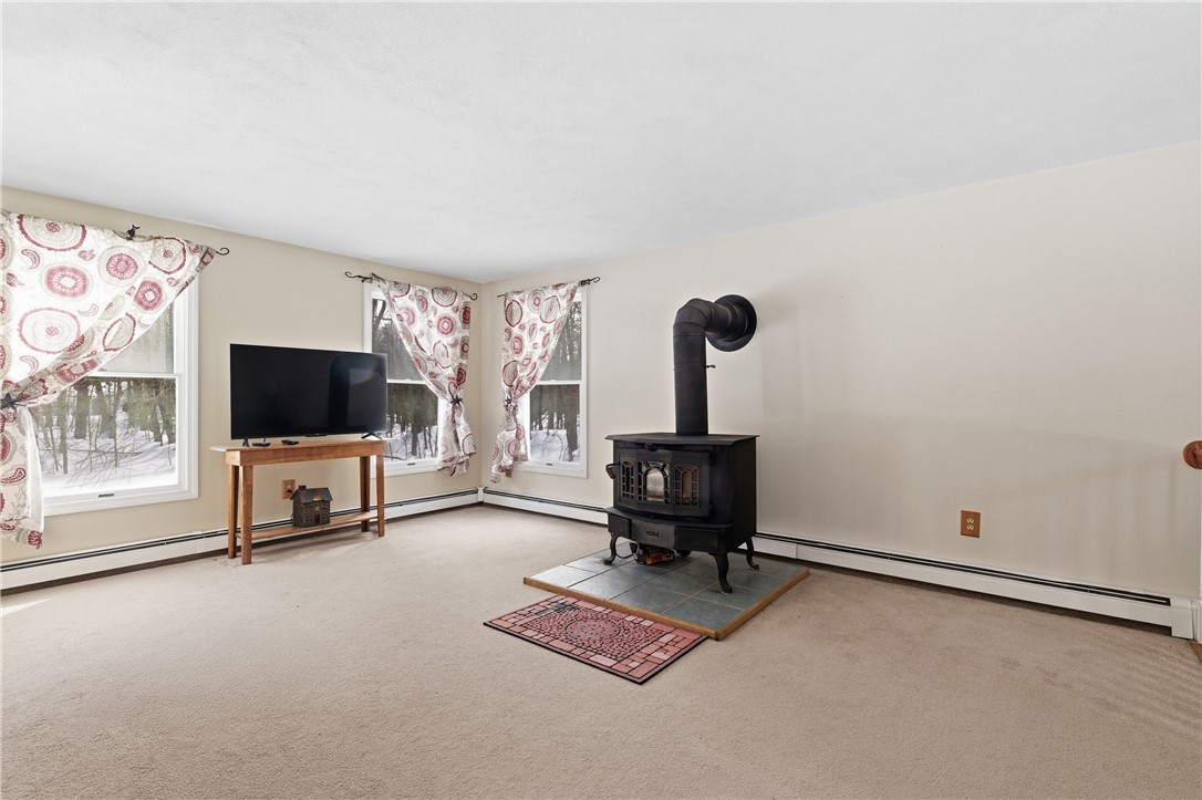 37 Anan Wade Road Glocester, RI 02857 - Photo 17 of 35