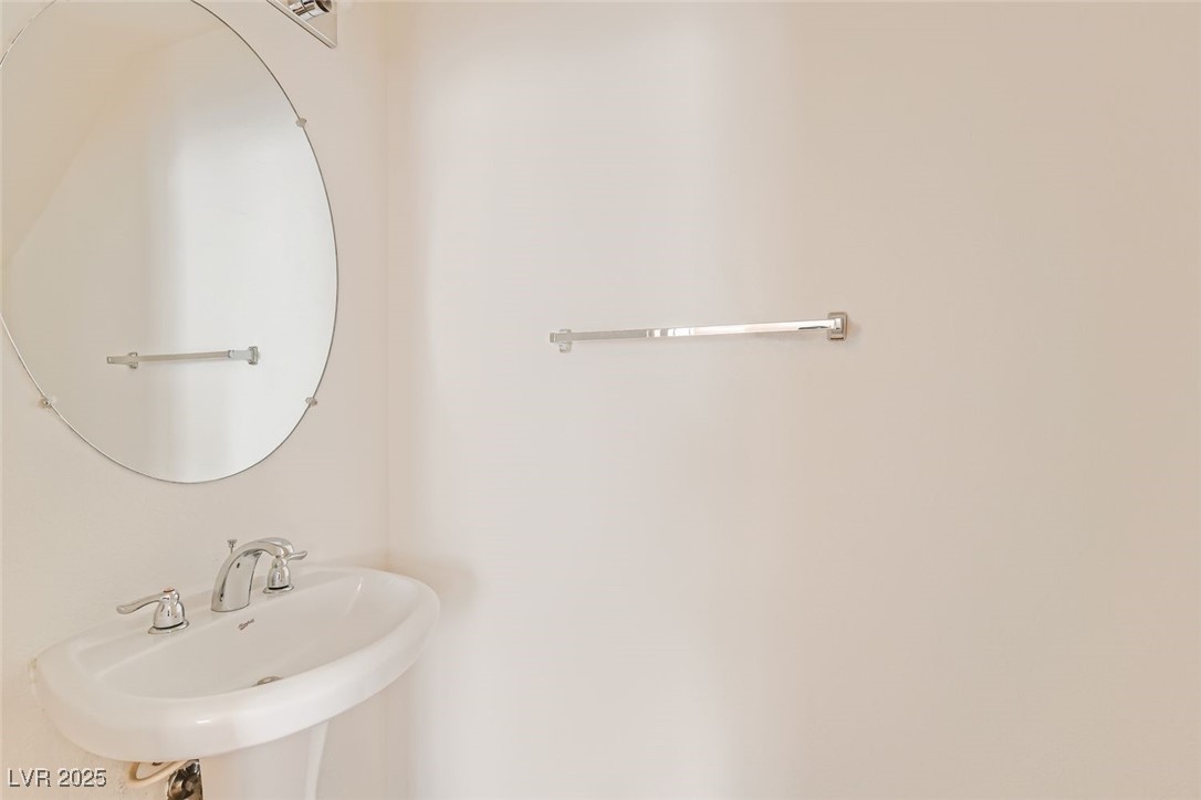 3645 Lakeside Villas Avenue North Las Vegas, NV 89081 - Photo 8 of 11