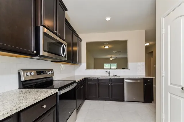 $2,120 | 2304 Denali Court, Princeton, TX 75407