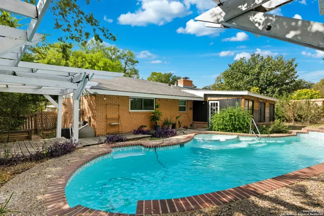 $339,999 | 703 Coronet Street, San Antonio, TX 78216