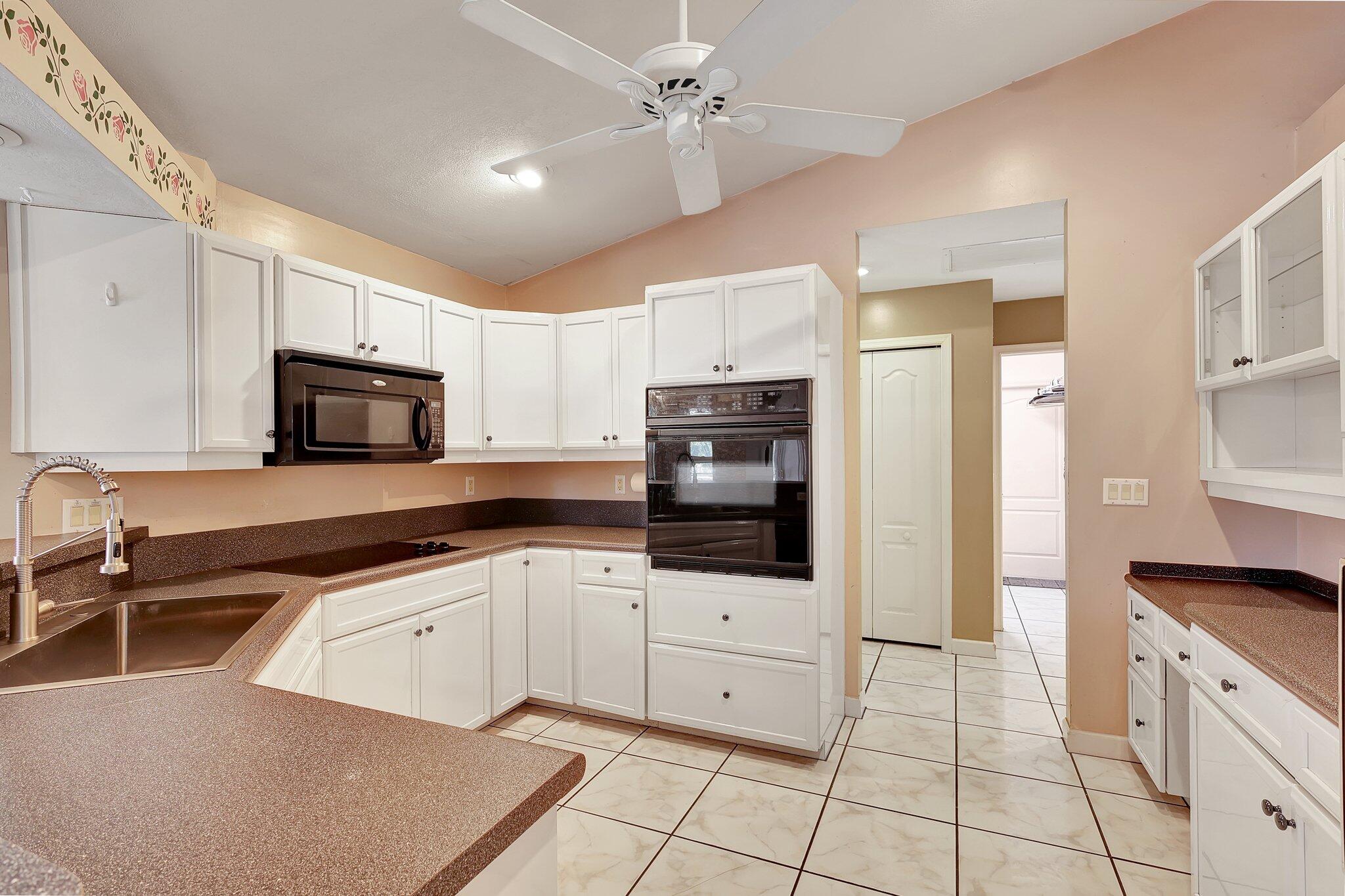 1624 Southwest Gregor Way Stuart, FL 34997 - Photo 26 of 69 Kitchen