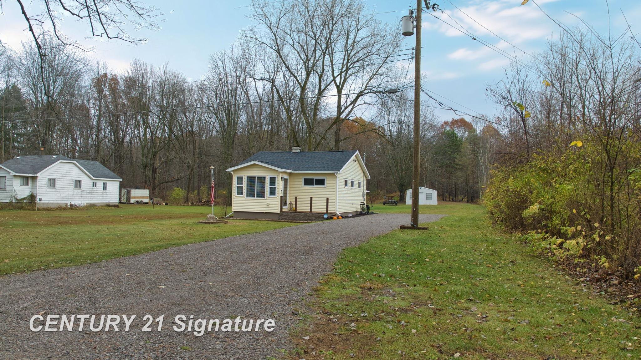 10449 South Lewis Road Clio, MI 48420 - Photo 4 of 26