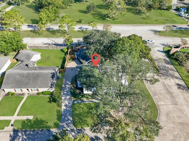 $419,000 | 802 Lake Villa Drive, Seabrook, TX 77586