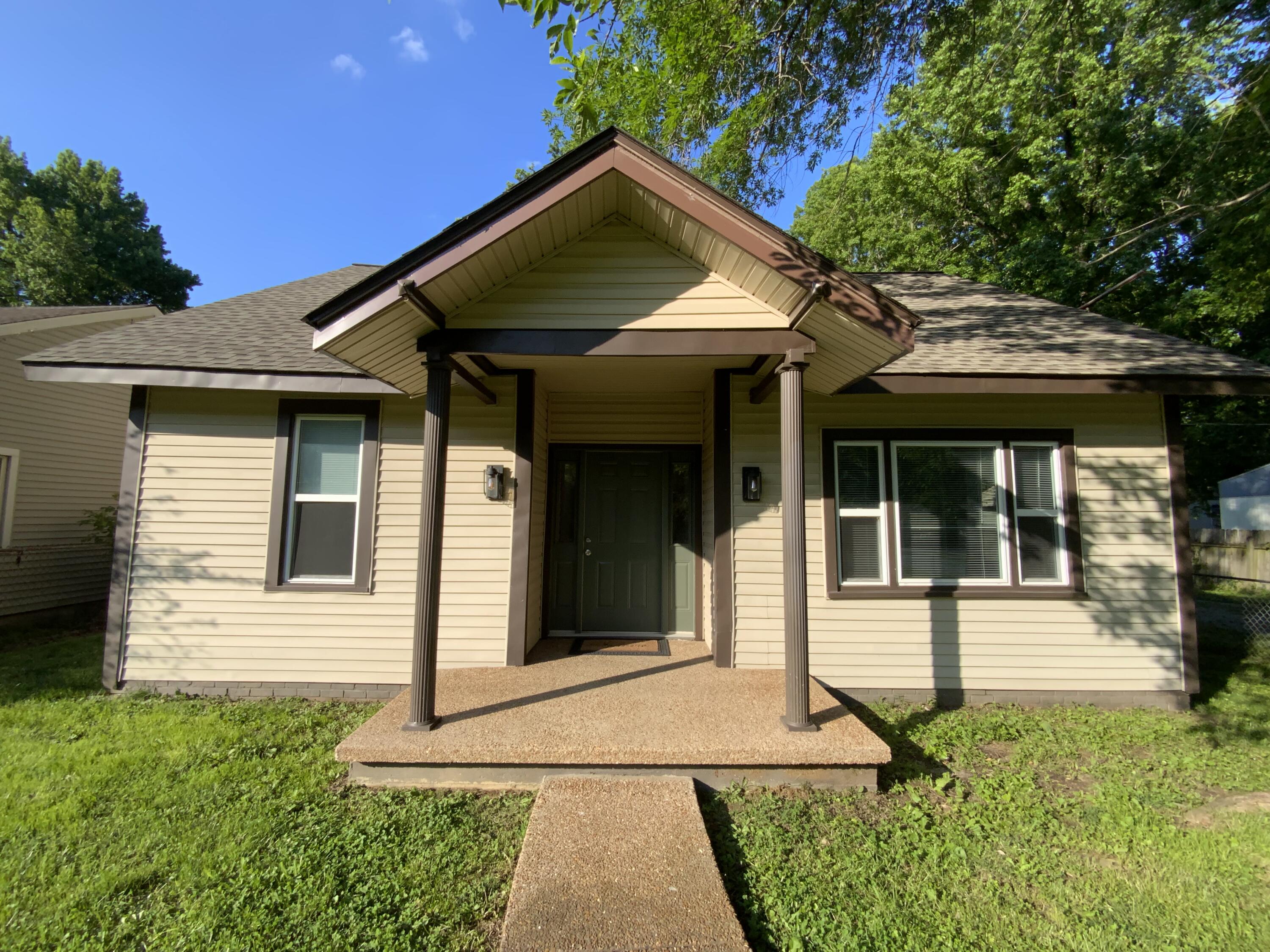 3606 Benton Road Paducah, KY 42003 - Photo 1 of 25 3606 Benton Rd.