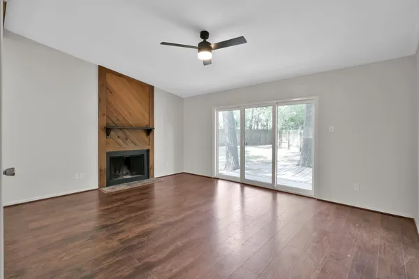 $2,000 | 21 Gambrel Oak Place, The Woodlands, TX 77380