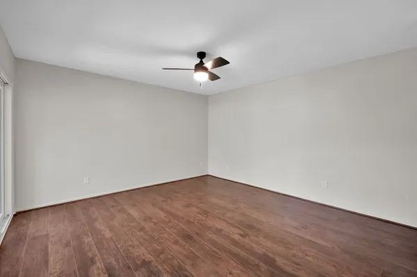 $2,000 | 21 Gambrel Oak Place, The Woodlands, TX 77380