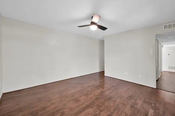 $2,000 | 21 Gambrel Oak Place, The Woodlands, TX 77380