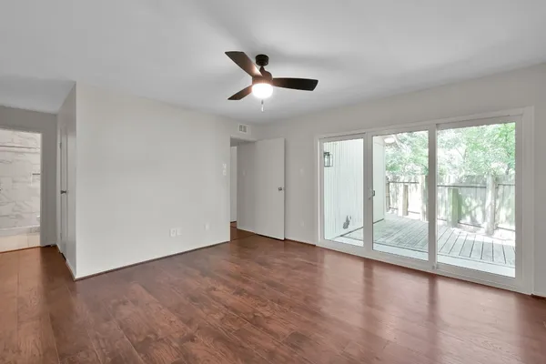 $2,000 | 21 Gambrel Oak Place, The Woodlands, TX 77380