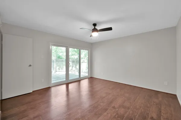 $2,000 | 21 Gambrel Oak Place, The Woodlands, TX 77380