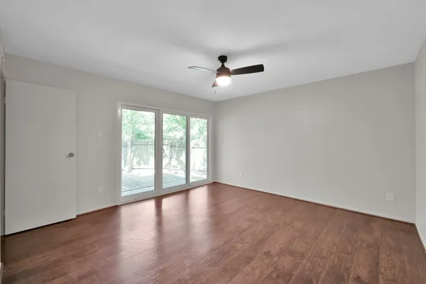 $2,000 | 21 Gambrel Oak Place, The Woodlands, TX 77380