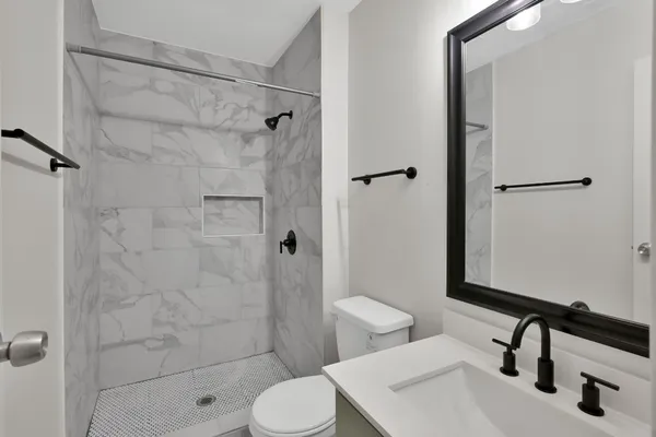 $2,000 | 21 Gambrel Oak Place, The Woodlands, TX 77380