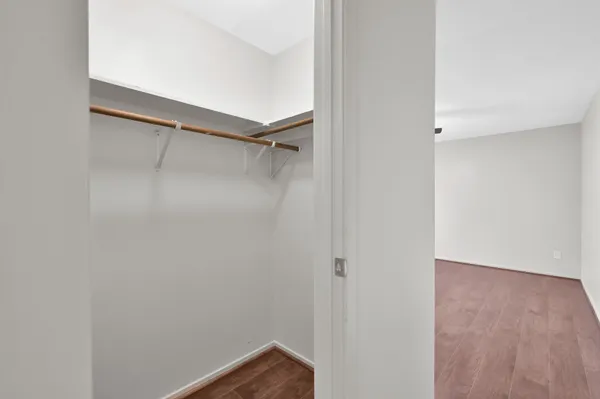 $2,000 | 21 Gambrel Oak Place, The Woodlands, TX 77380