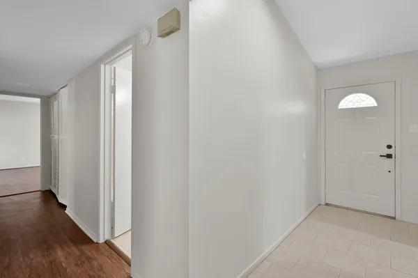 $2,000 | 21 Gambrel Oak Place, The Woodlands, TX 77380