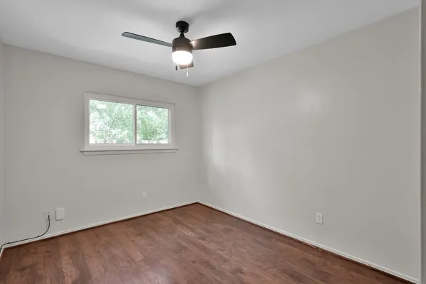 $2,000 | 21 Gambrel Oak Place, The Woodlands, TX 77380