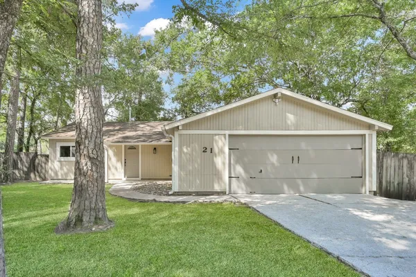 $2,000 | 21 Gambrel Oak Place, The Woodlands, TX 77380