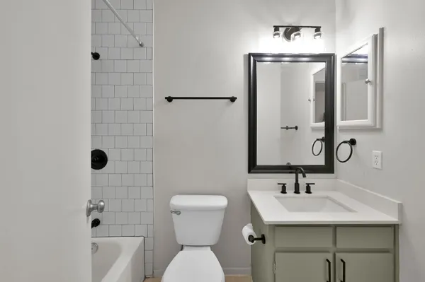 $2,000 | 21 Gambrel Oak Place, The Woodlands, TX 77380