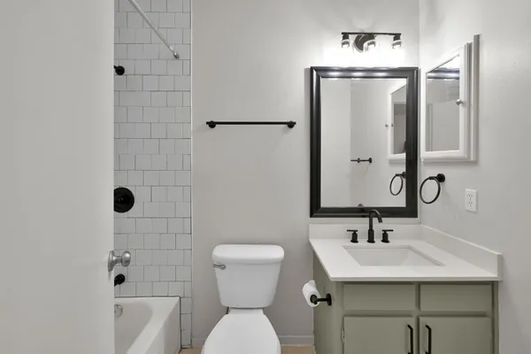 $2,000 | 21 Gambrel Oak Place, The Woodlands, TX 77380