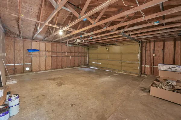 $2,000 | 21 Gambrel Oak Place, The Woodlands, TX 77380