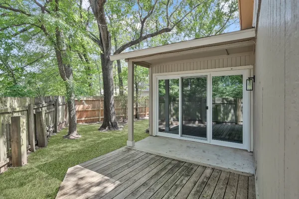 $2,000 | 21 Gambrel Oak Place, The Woodlands, TX 77380