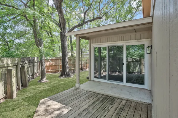 $2,000 | 21 Gambrel Oak Place, The Woodlands, TX 77380