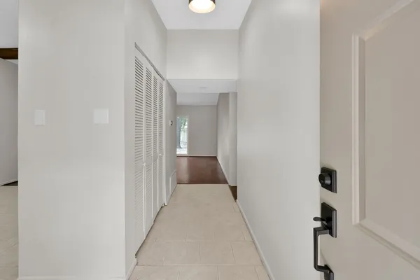 $2,000 | 21 Gambrel Oak Place, The Woodlands, TX 77380