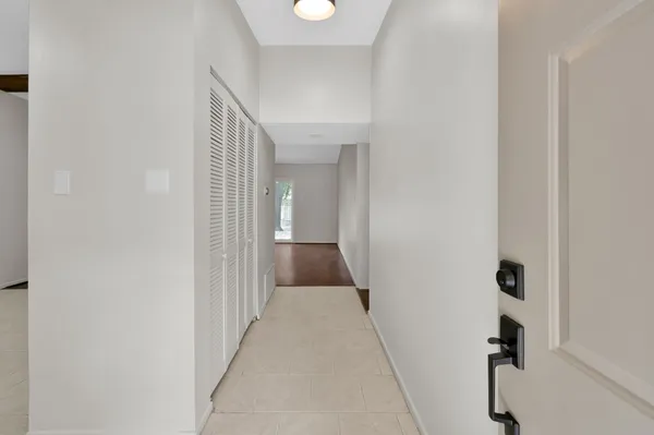 $2,000 | 21 Gambrel Oak Place, The Woodlands, TX 77380