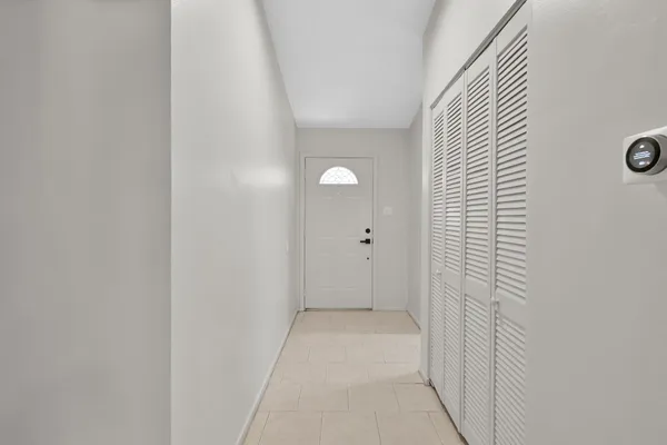 $2,000 | 21 Gambrel Oak Place, The Woodlands, TX 77380