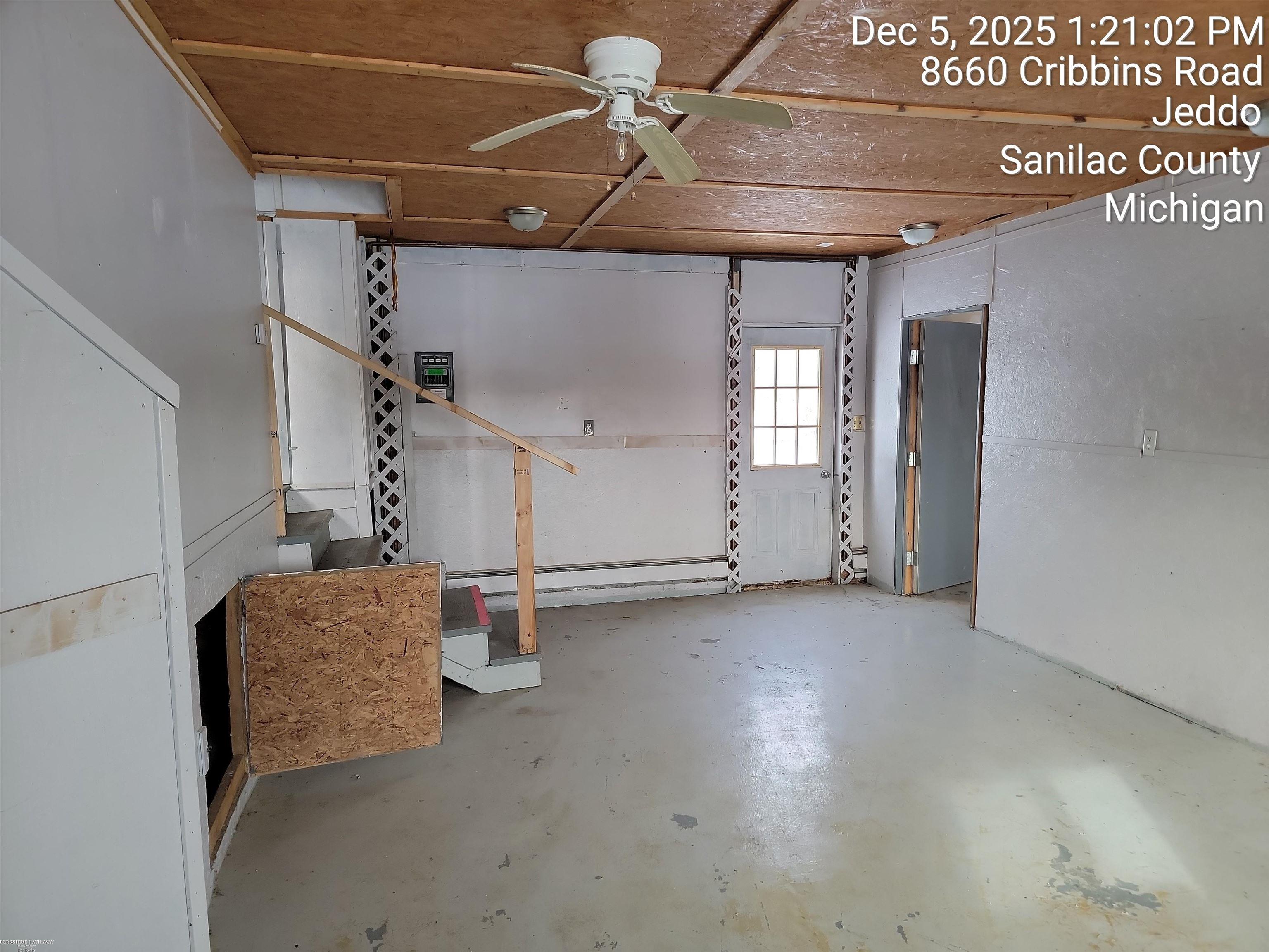 6450 Fisher Road Jeddo, MI 48032 - Photo 2 of 23