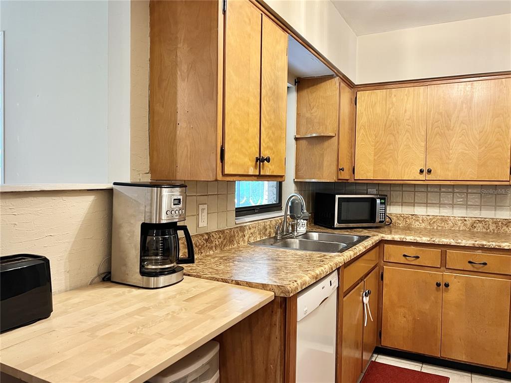 110 Glen Ridge Avenue Temple Terrace, FL 33617 - Photo 12 of 30