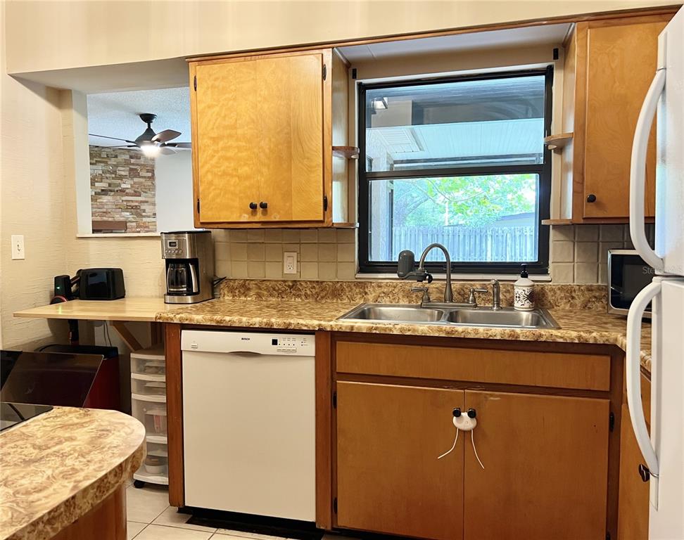 110 Glen Ridge Avenue Temple Terrace, FL 33617 - Photo 14 of 30