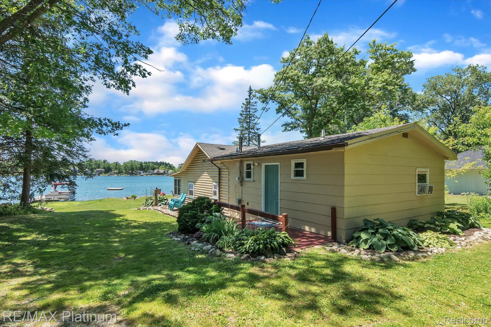1725 Triangle Lake Road Howell, MI 48843 - Photo 28 of 46 Gallery Image 28
