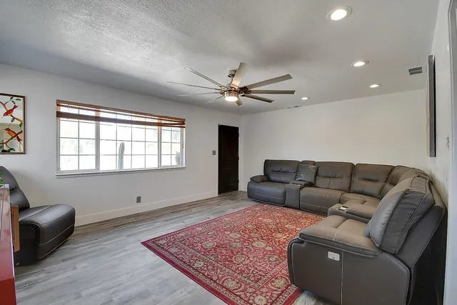 $450,900 | 7000 Rio Linda Boulevard, Rio Linda, CA 95673