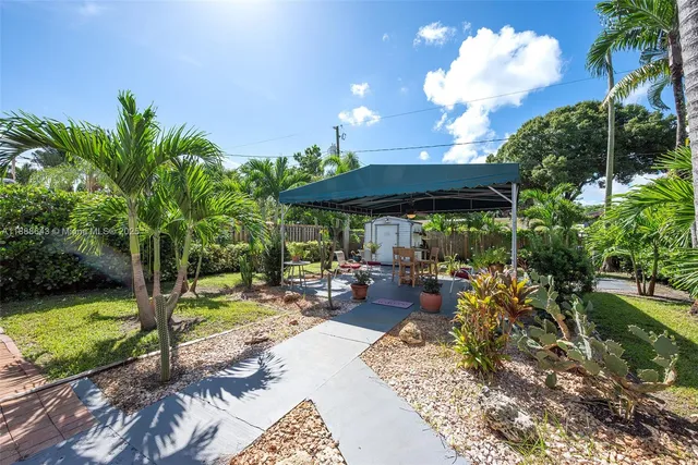 a view of outdoor space yard and patio