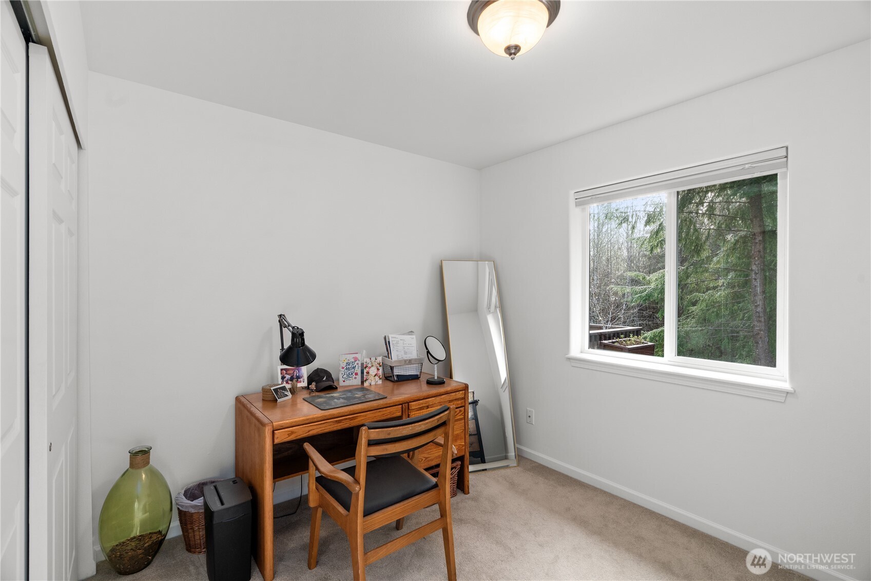 405 Andrews Avenue Cosmopolis, WA 98537 - Photo 18 of 34 a dining room with furniture and window