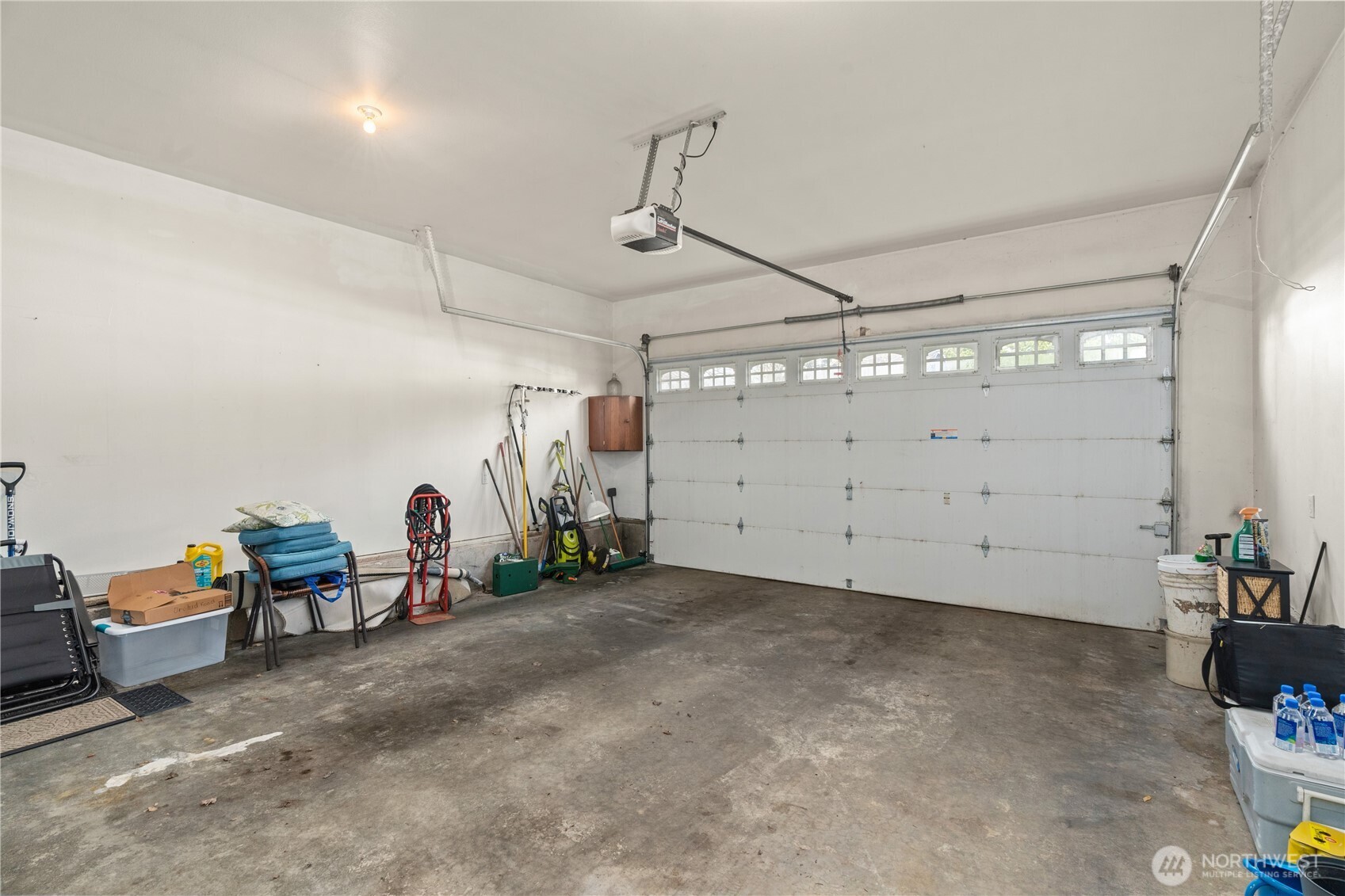 405 Andrews Avenue Cosmopolis, WA 98537 - Photo 21 of 34 a view of a garage