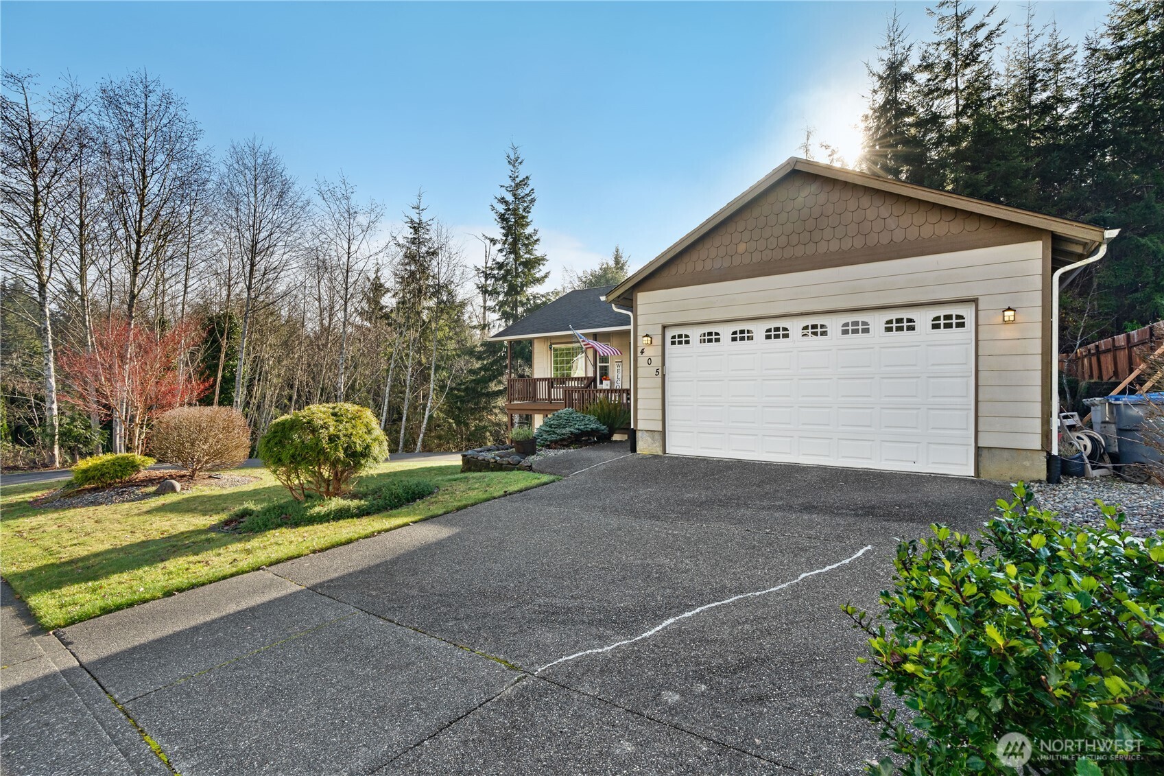405 Andrews Avenue Cosmopolis, WA 98537 - Photo 28 of 34 a front view of a house with garden