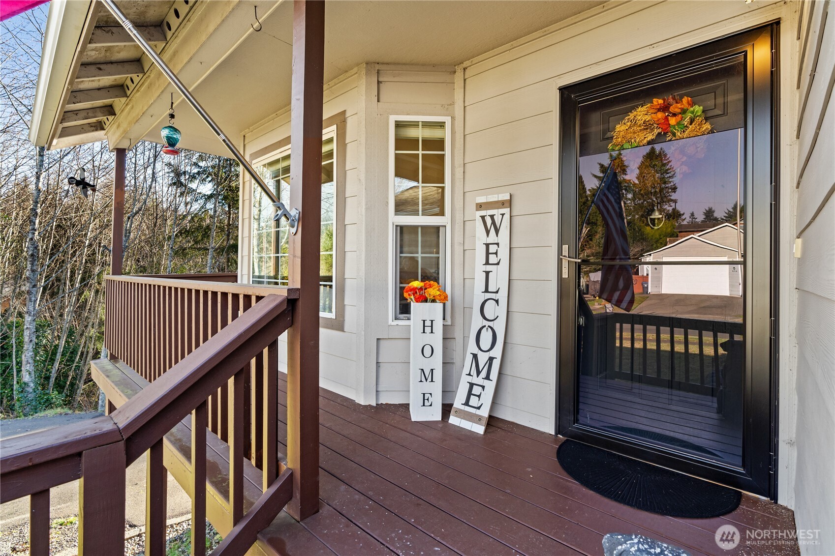 405 Andrews Avenue Cosmopolis, WA 98537 - Photo 3 of 34 a view of an entryway door