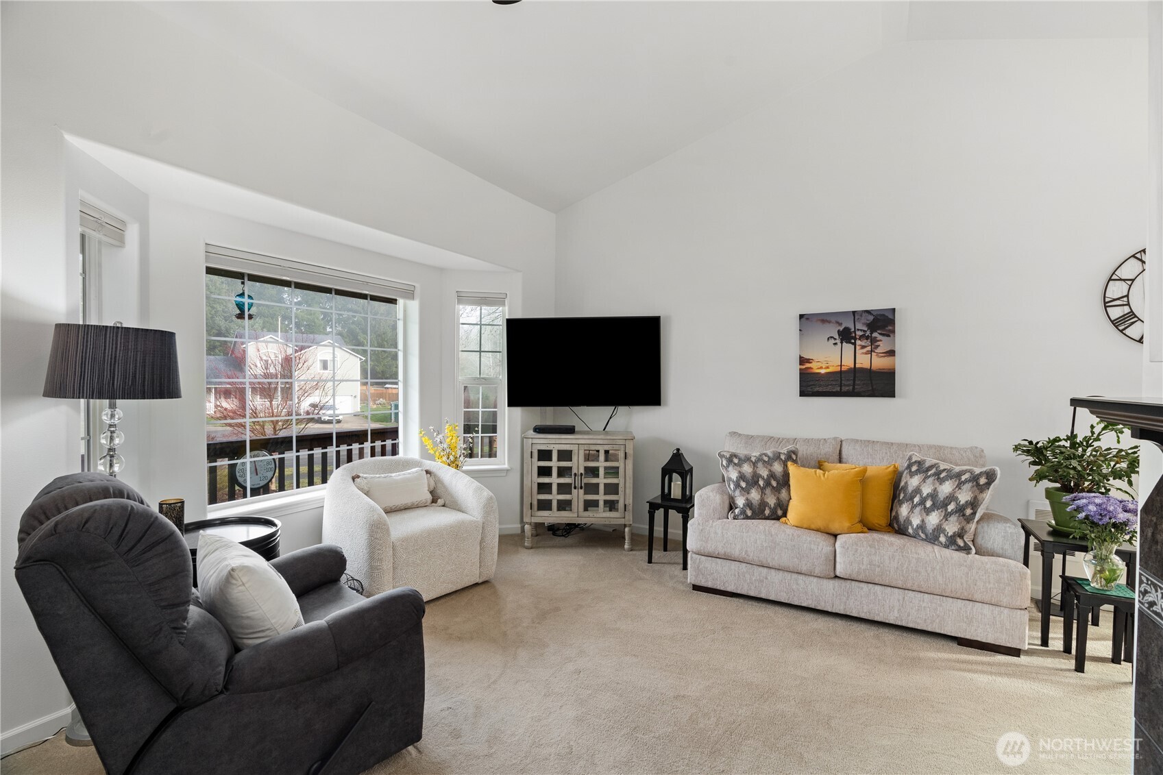 405 Andrews Avenue Cosmopolis, WA 98537 - Photo 5 of 34 a living room with furniture and a flat screen tv
