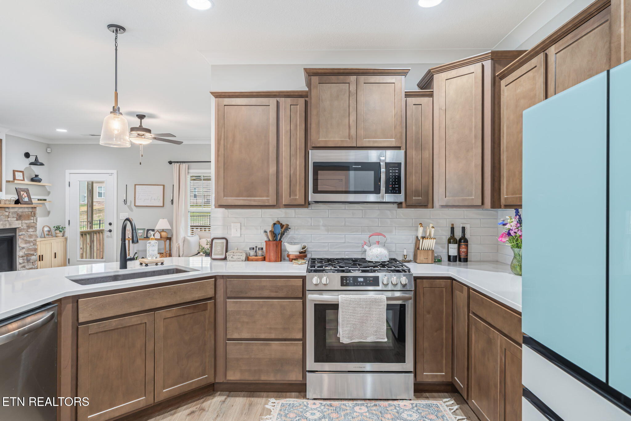 211 Queenberry Street Oak Ridge, TN 37830 - Photo 15 of 58 16-web-or-mls-211 Queenberry Street-11