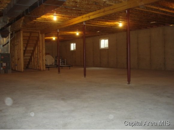 2717 Dickens Drive Springfield, IL 62711 - Photo 18 of 24 Gallery Image 18