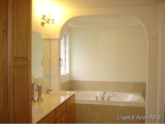2717 Dickens Drive Springfield, IL 62711 - Photo 6 of 24 Gallery Image 6