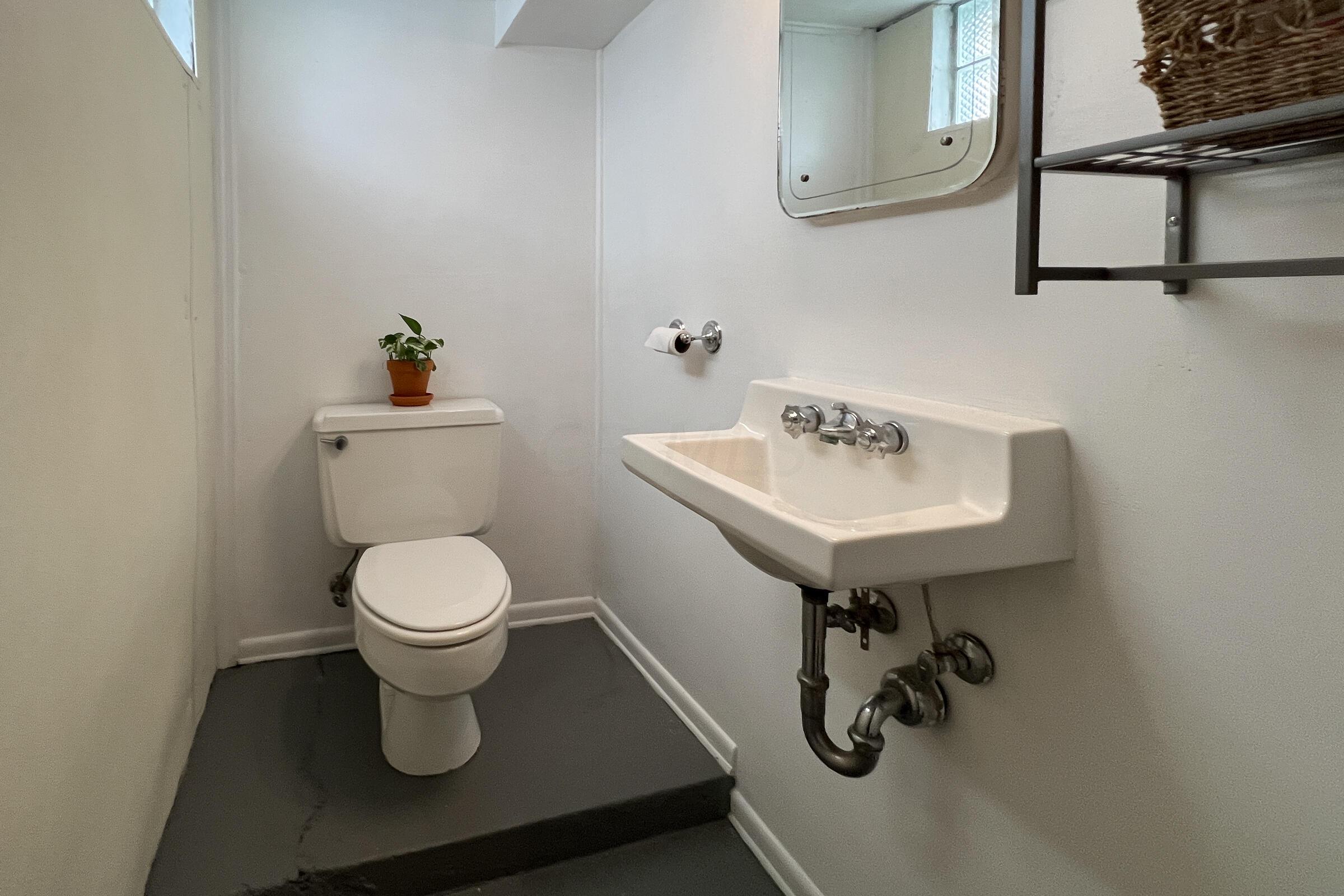 259 Acton Road Columbus, OH 43214 - Photo 25 of 30 lower level half bathroom