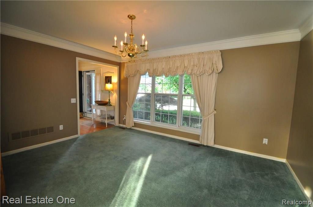 1166 Arms Court Rochester Hills, MI 48307 - Photo 5 of 30