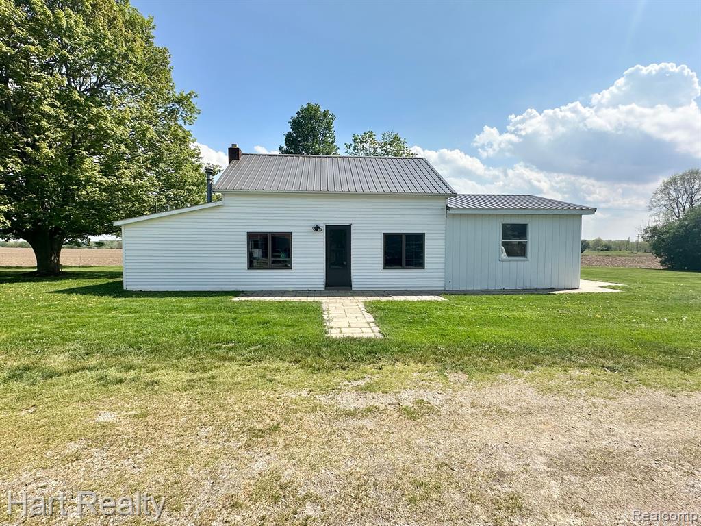 9548 Sharp Road Clifford, MI 48727 - Photo 21 of 43