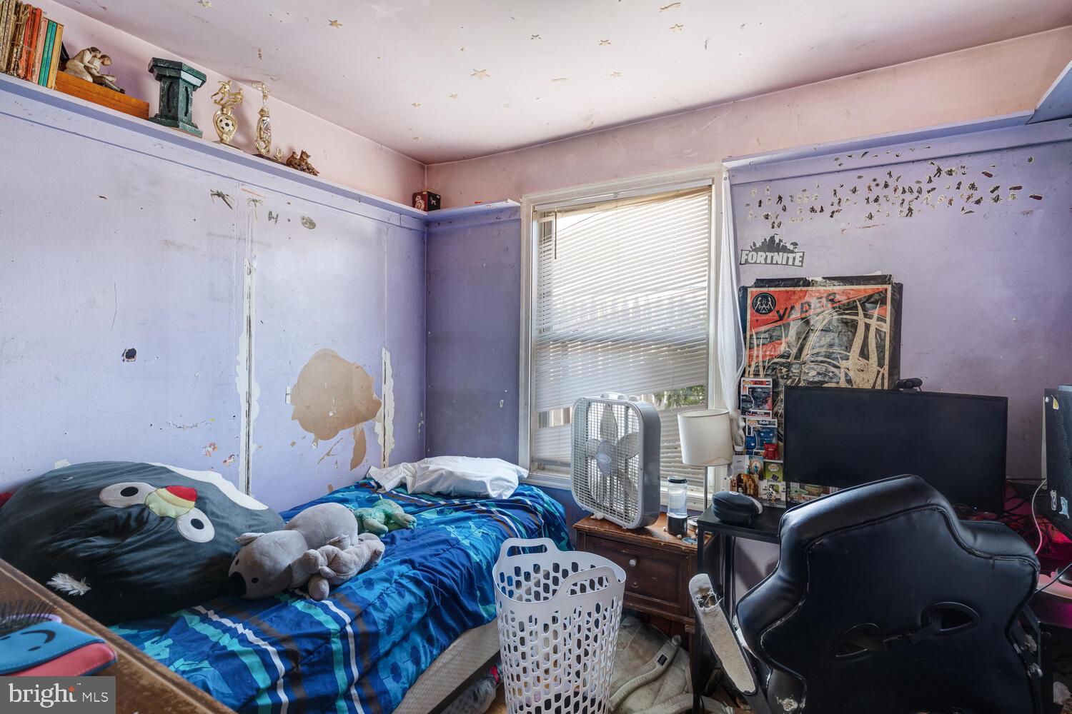 886 Radio Road Little Egg Harbor, NJ 08087 - Photo 19 of 22 a bedroom with furniture and a window