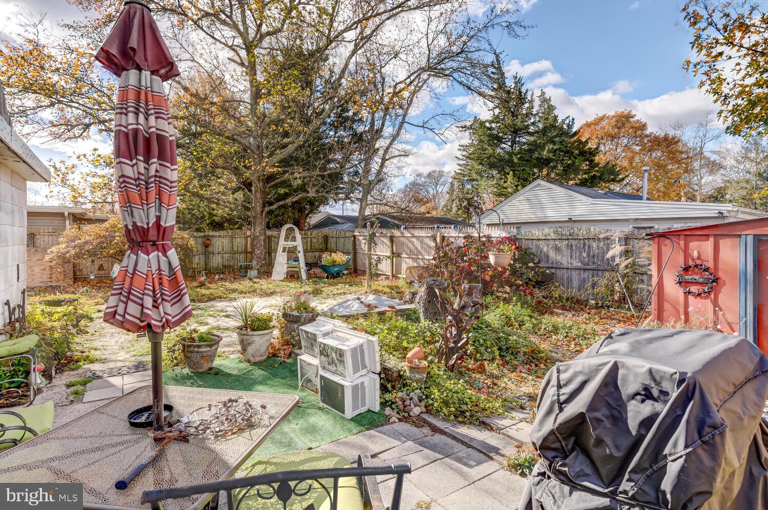 886 Radio Road Little Egg Harbor, NJ 08087 - Photo 6 of 22 a front view of a house with garden